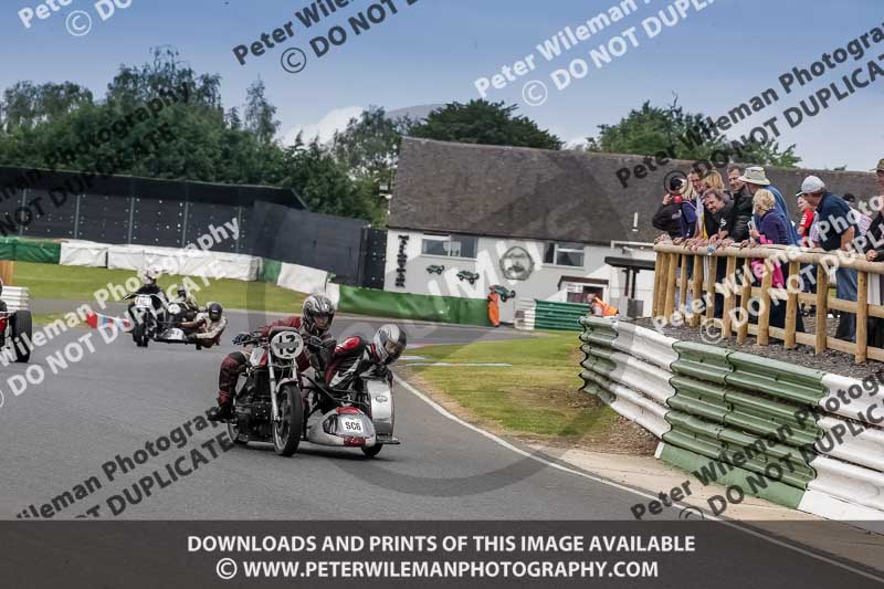 Vintage motorcycle club;eventdigitalimages;mallory park;mallory park trackday photographs;no limits trackdays;peter wileman photography;trackday digital images;trackday photos;vmcc festival 1000 bikes photographs